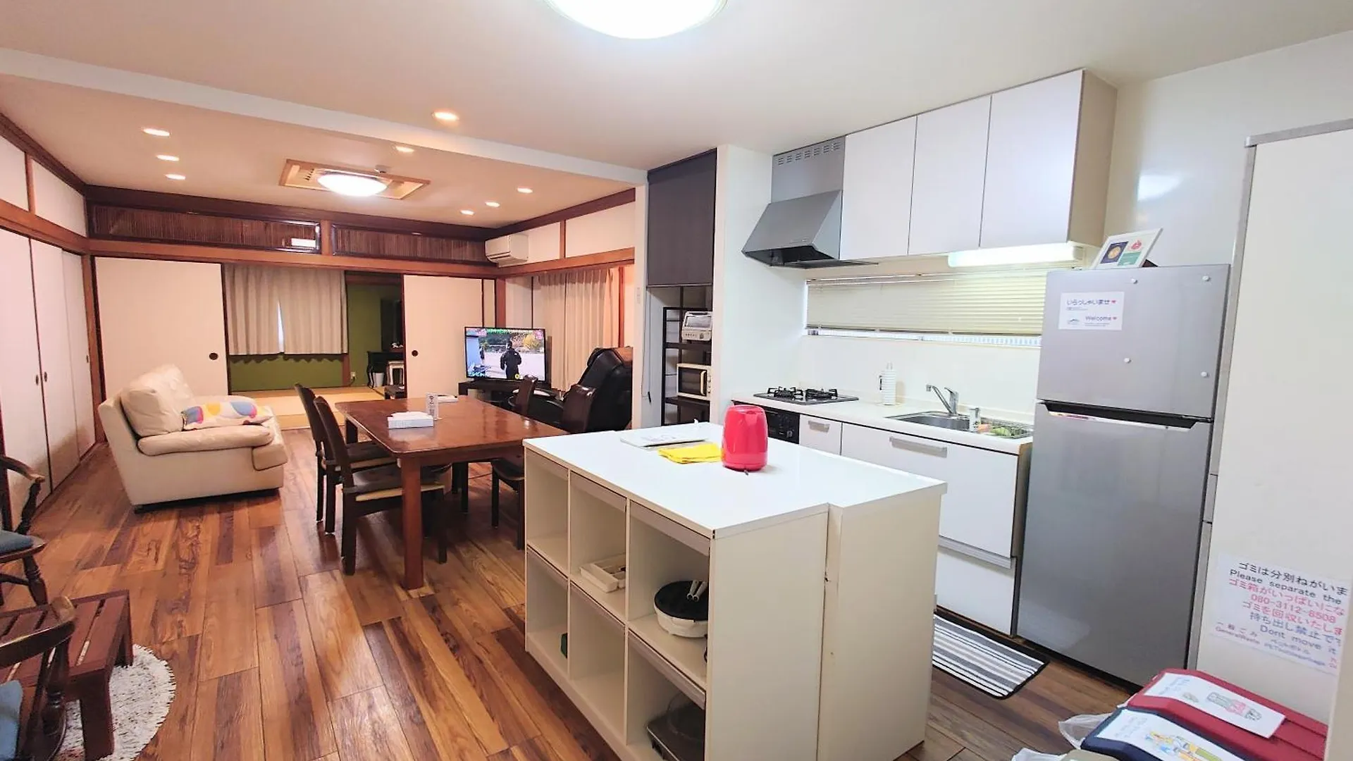 Base Osaka Apartment 0*,  Japan